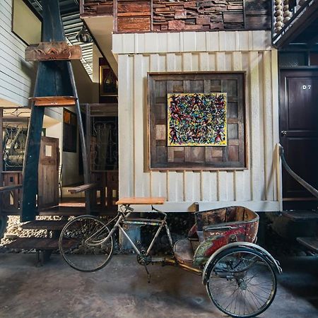 Suankaew​ Art​ Hostel​ チョンブリ エクステリア 写真