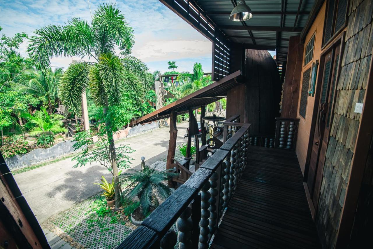 Suankaew​ Art​ Hostel​ チョンブリ エクステリア 写真