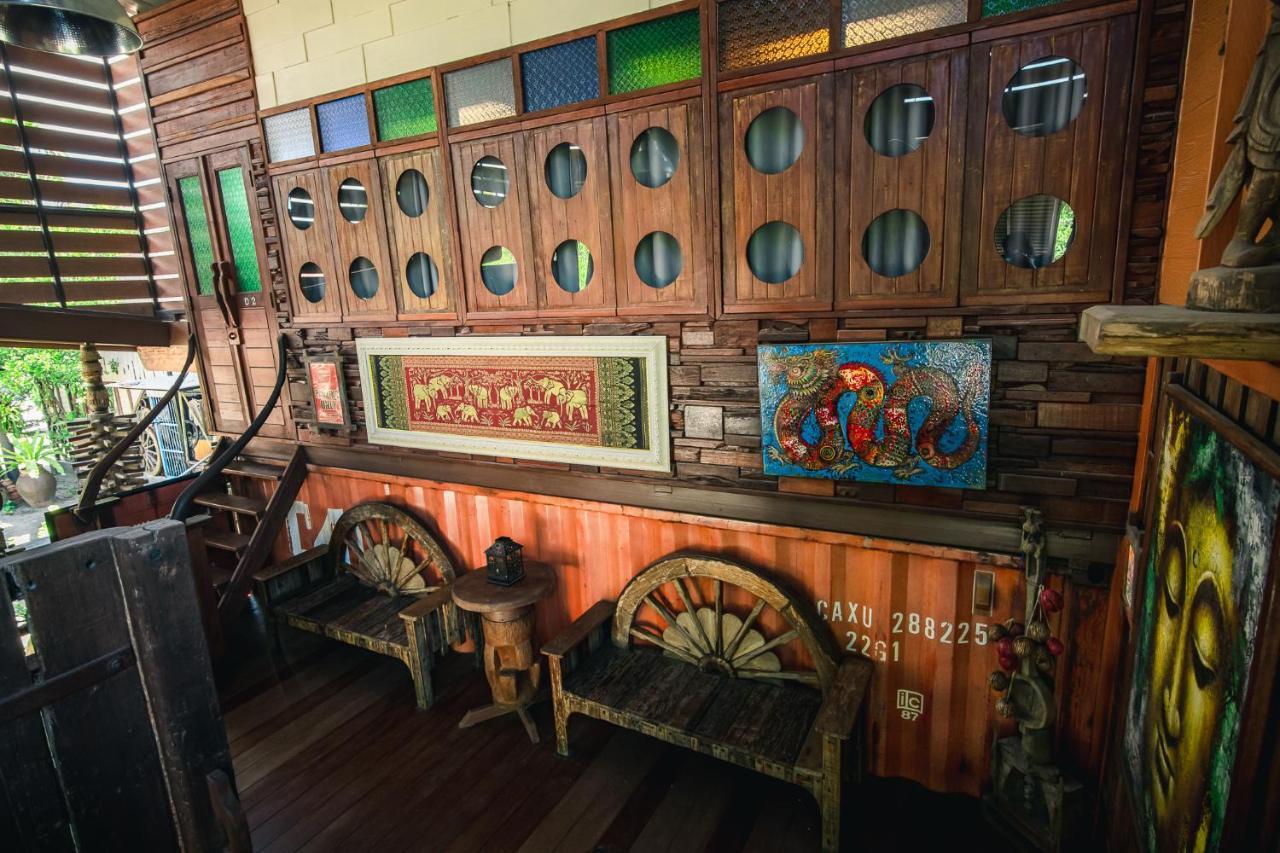 Suankaew​ Art​ Hostel​ チョンブリ エクステリア 写真