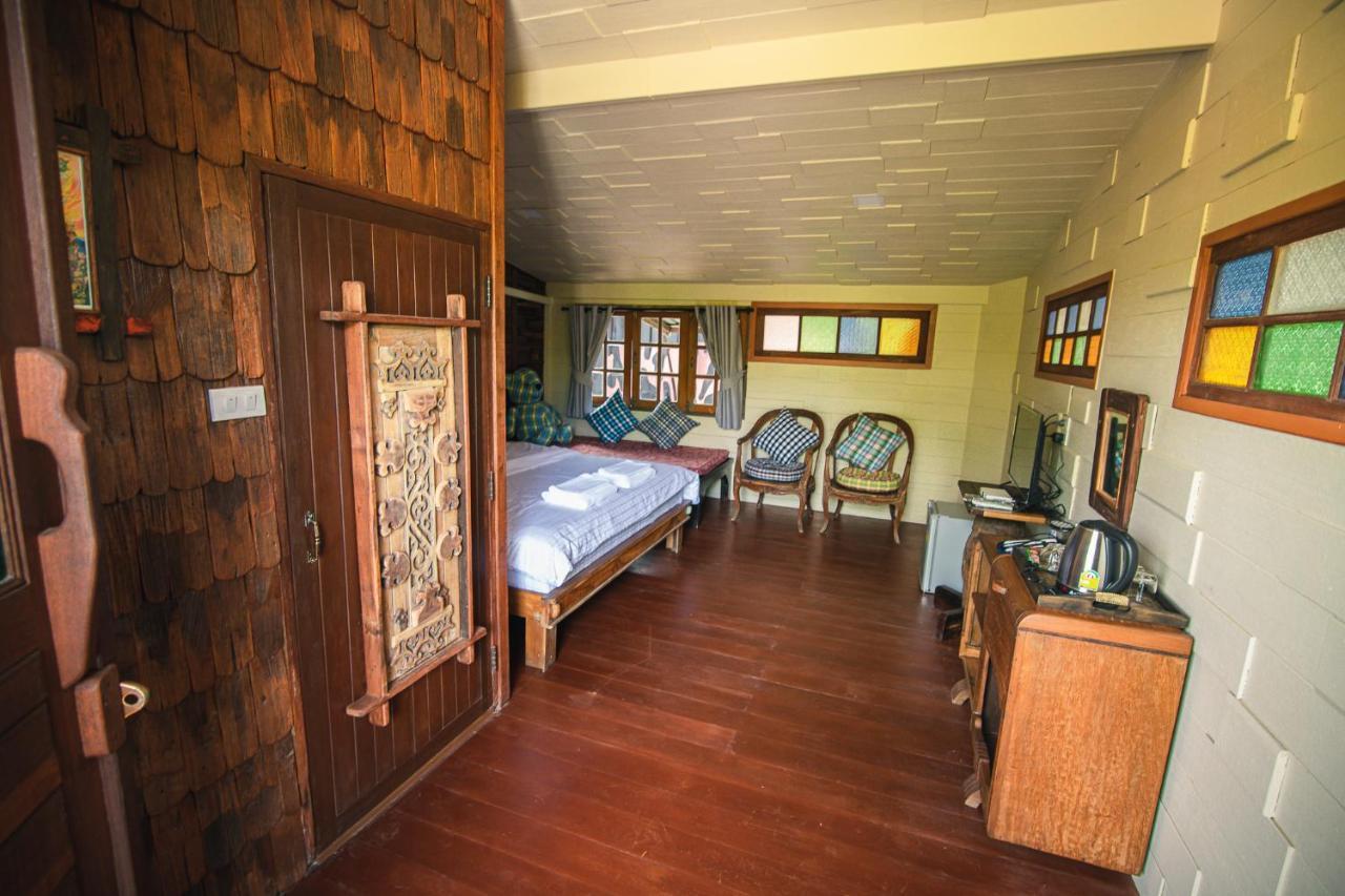 Suankaew​ Art​ Hostel​ チョンブリ エクステリア 写真