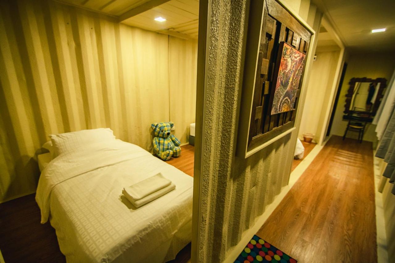 Suankaew​ Art​ Hostel​ チョンブリ エクステリア 写真